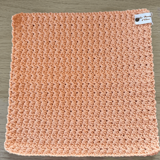 Mini serviette au crochet – 20x20 cm