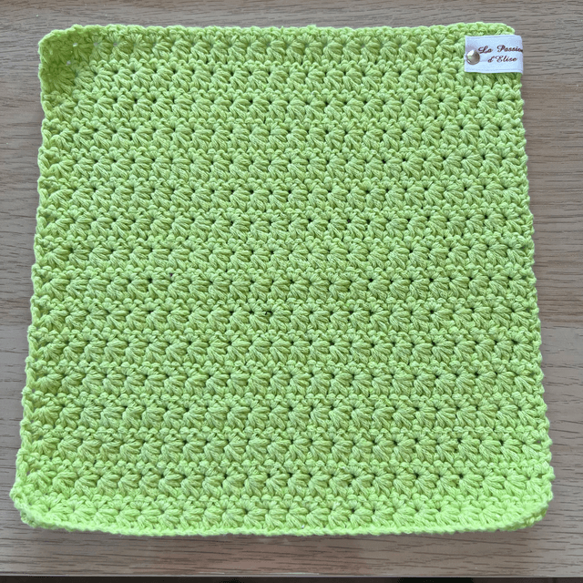 Mini serviette au crochet – 20x20 cm