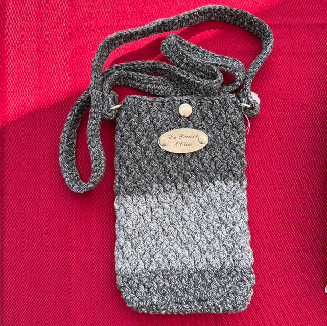 Pochette de téléphone au crochet