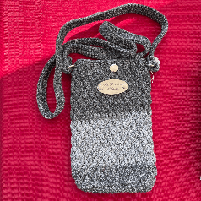 Pochette de téléphone au crochet