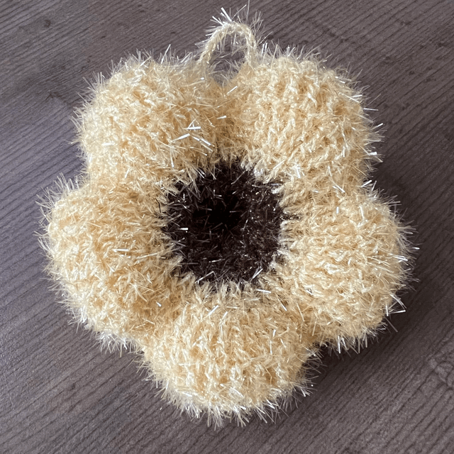 Eponges au crochet en forme d'hibiscus
