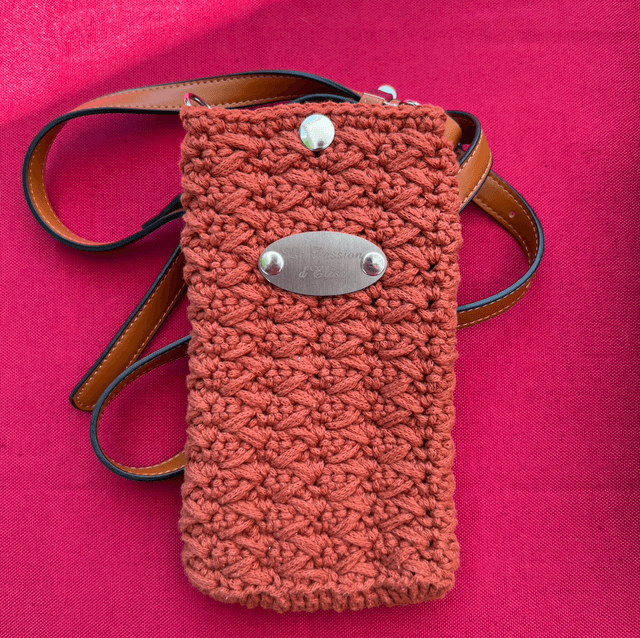 Pochette de téléphone au crochet 